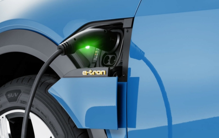 Audi E-tron 55 charging