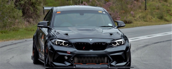 BMW M2 50d xDrive front action 1