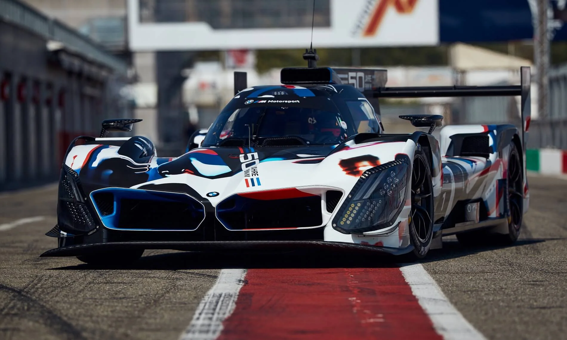 BMW Returns To Le Mans