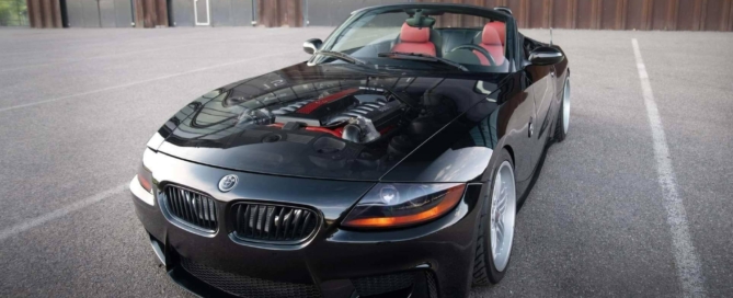 V12 BMW Z4 engine cover