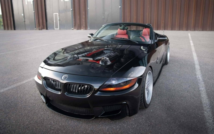 V12 BMW Z4 engine cover
