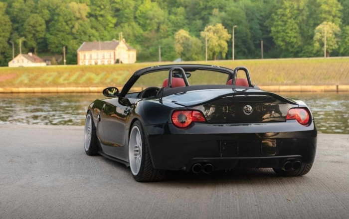 V12 BMW Z4 rear