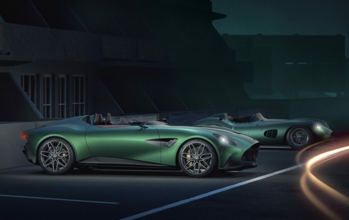 Aston Martin DBR22 side