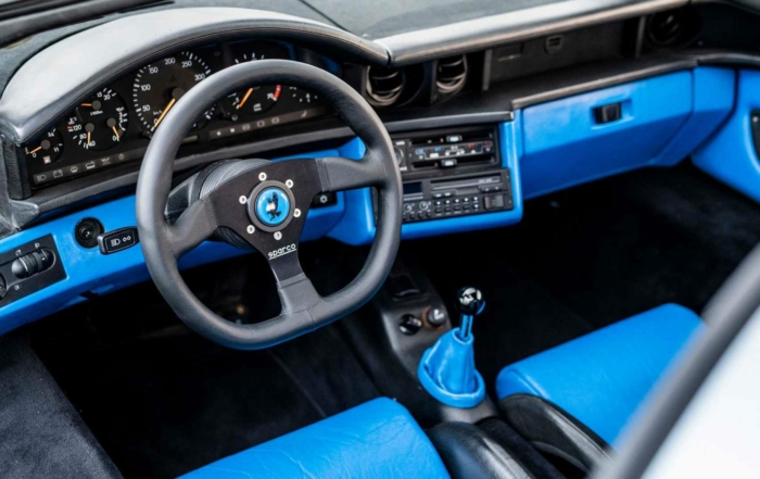 Isdera Commendatore 112i interior