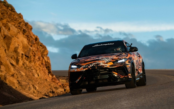 New Lamborghini Urus front