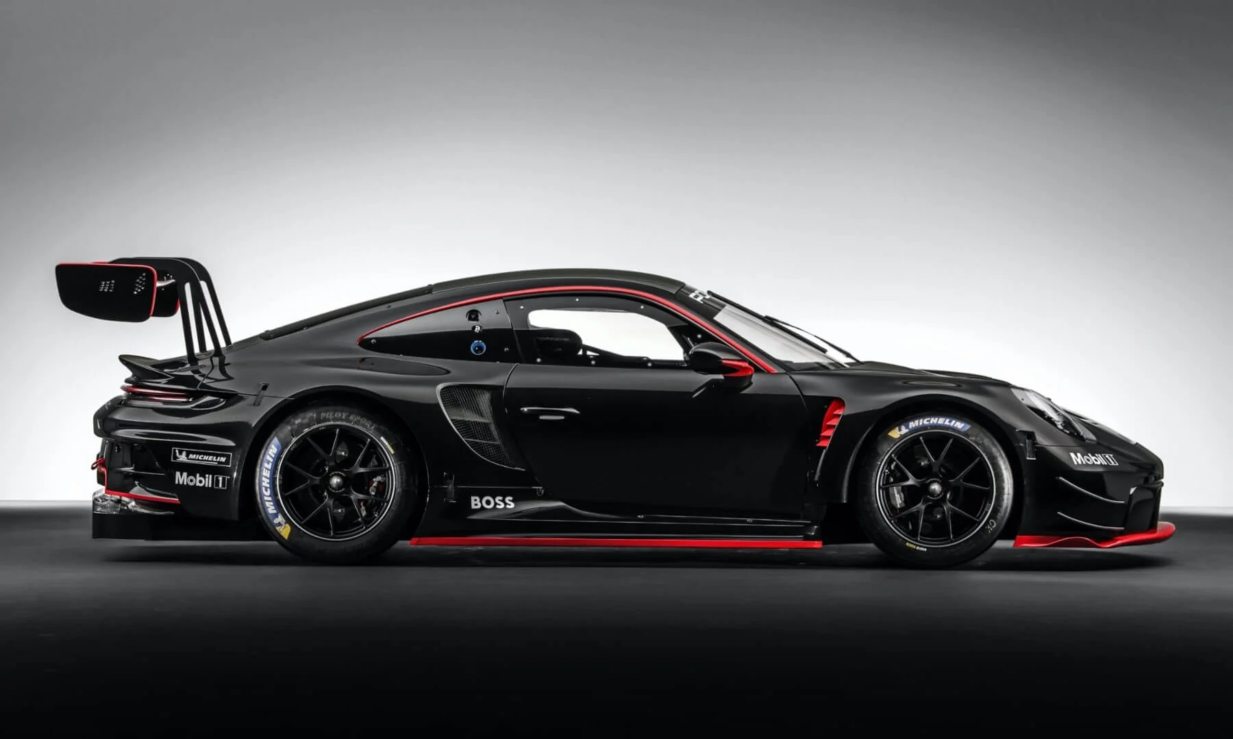 Porsche 911 GT3 R profile
