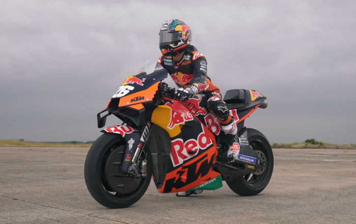 Twin-turbo Lambo Vs MotoGP Bike Drag Race 2