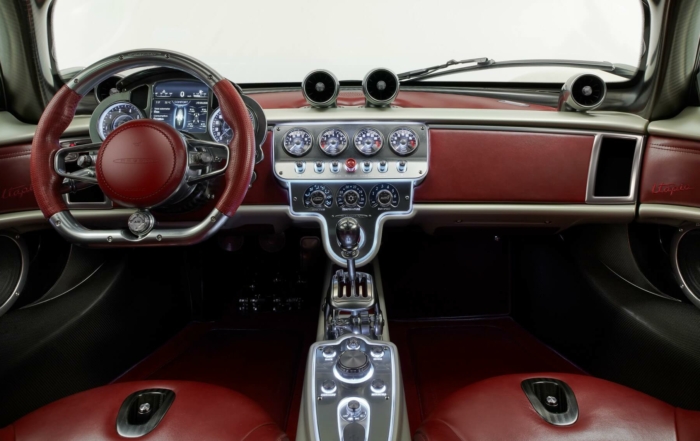 Pagani Utopia interior