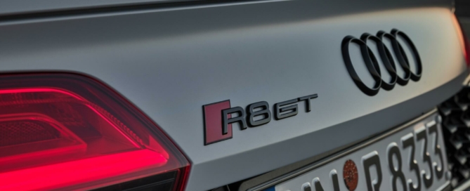 Audi R8 Coupé V10 GT RWD badge