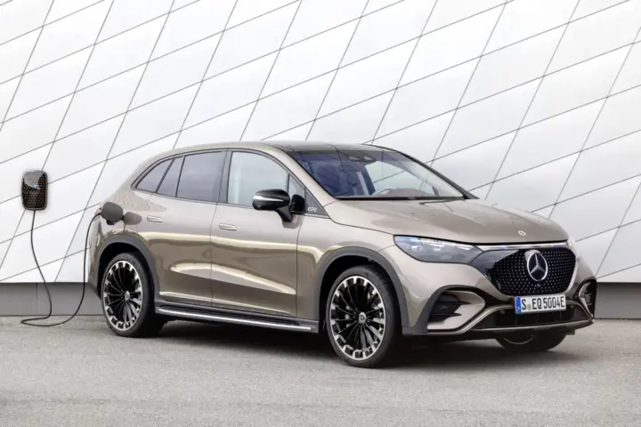Electric Mercedes-EQ EQE SUV Debuts