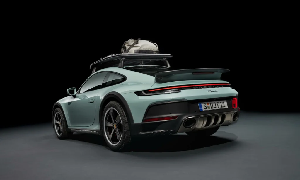 Porsche 911 Dakar rear