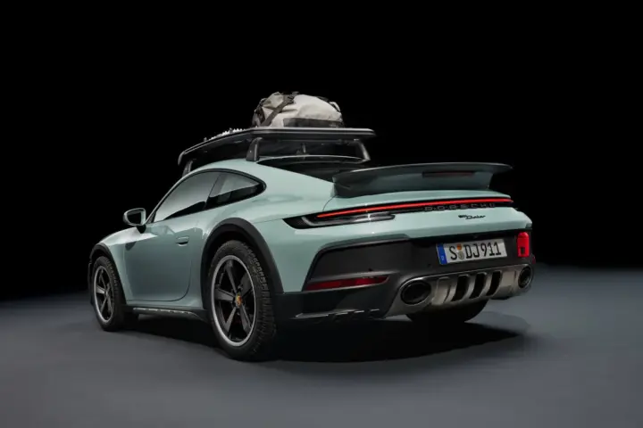 Off-Roading Porsche 911 Dakar Debuts [w/video]
