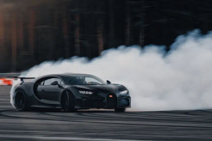 Drifting a Bugatti Chiron [video]