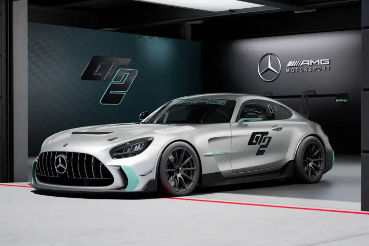 Mercedes-AMG GT2 Racecar Unveiled