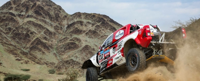 Giniel de Villiers had a wild ride on 2023 Dakar Rally Stage 2 (F.Gooden DPPI)