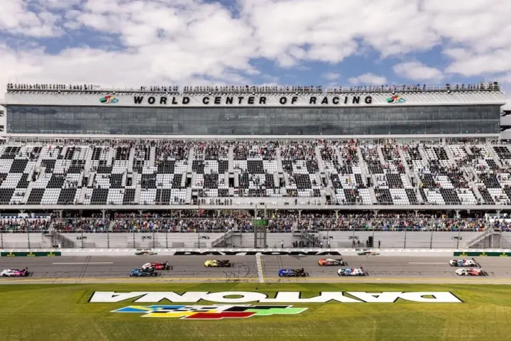 Insanely Close LMP2 Finish At Daytona 24 [video]