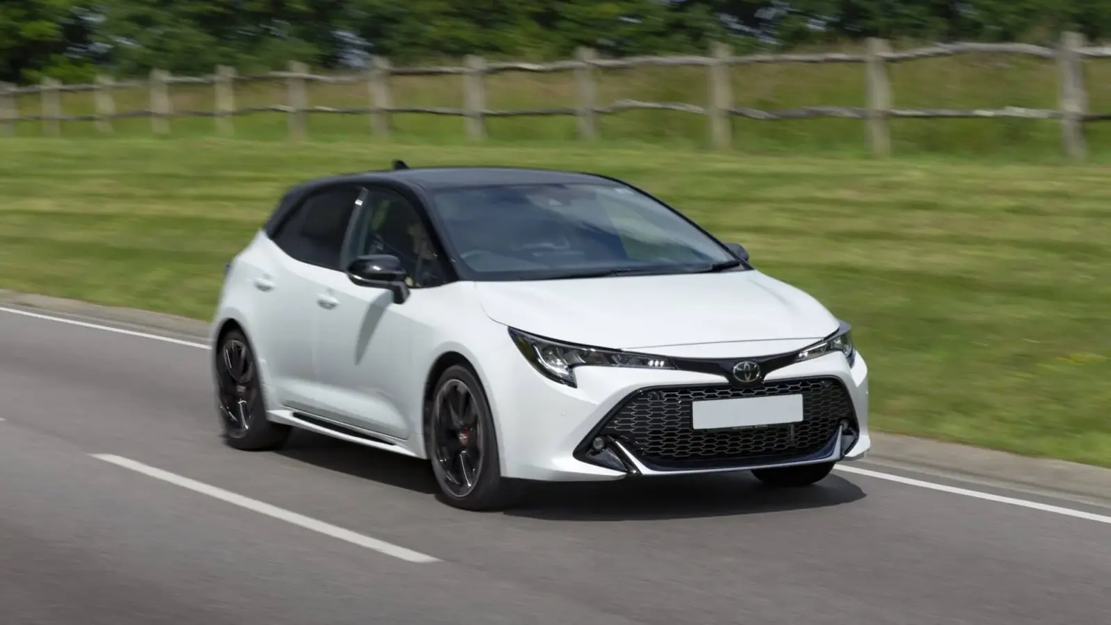 Toyota Corolla Hatch 1,8 Xr Hybrid Bi-tone Driven