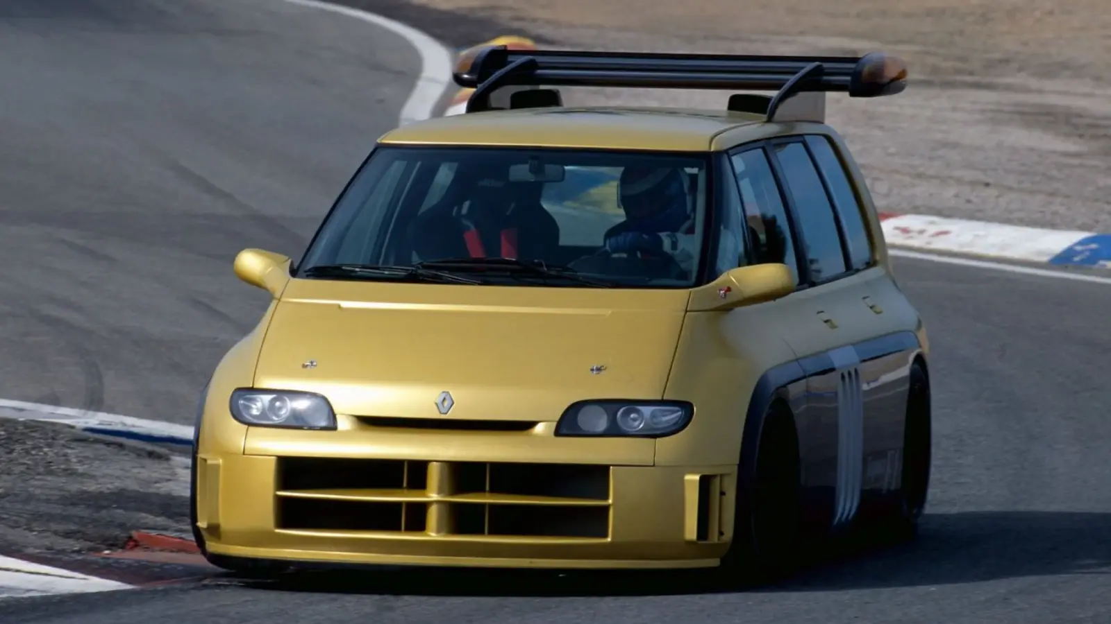 Forgotten Concepts Part 5: Renault Espace F1 [w/video]