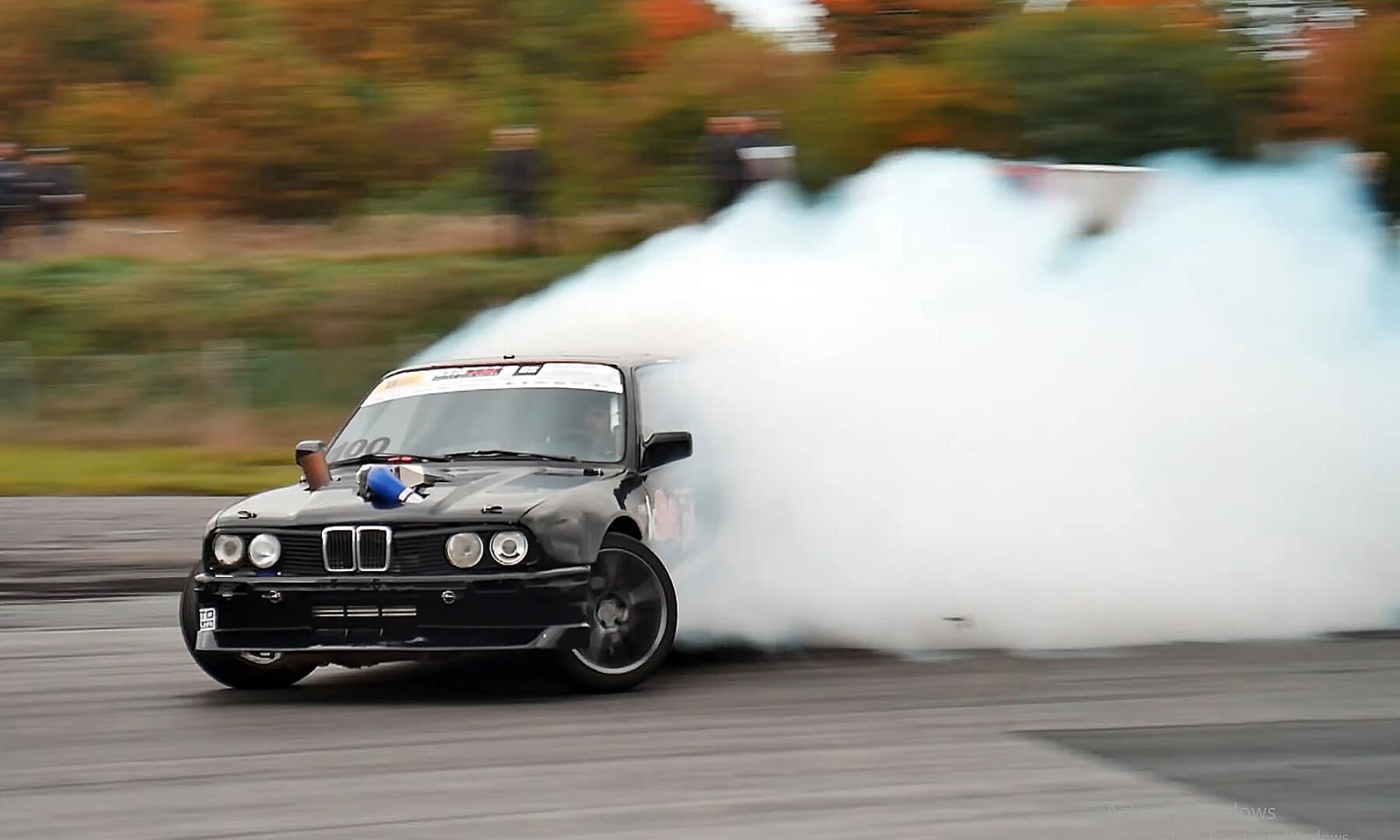 Turbocharged V12 BMW E30 Drift Car [video]