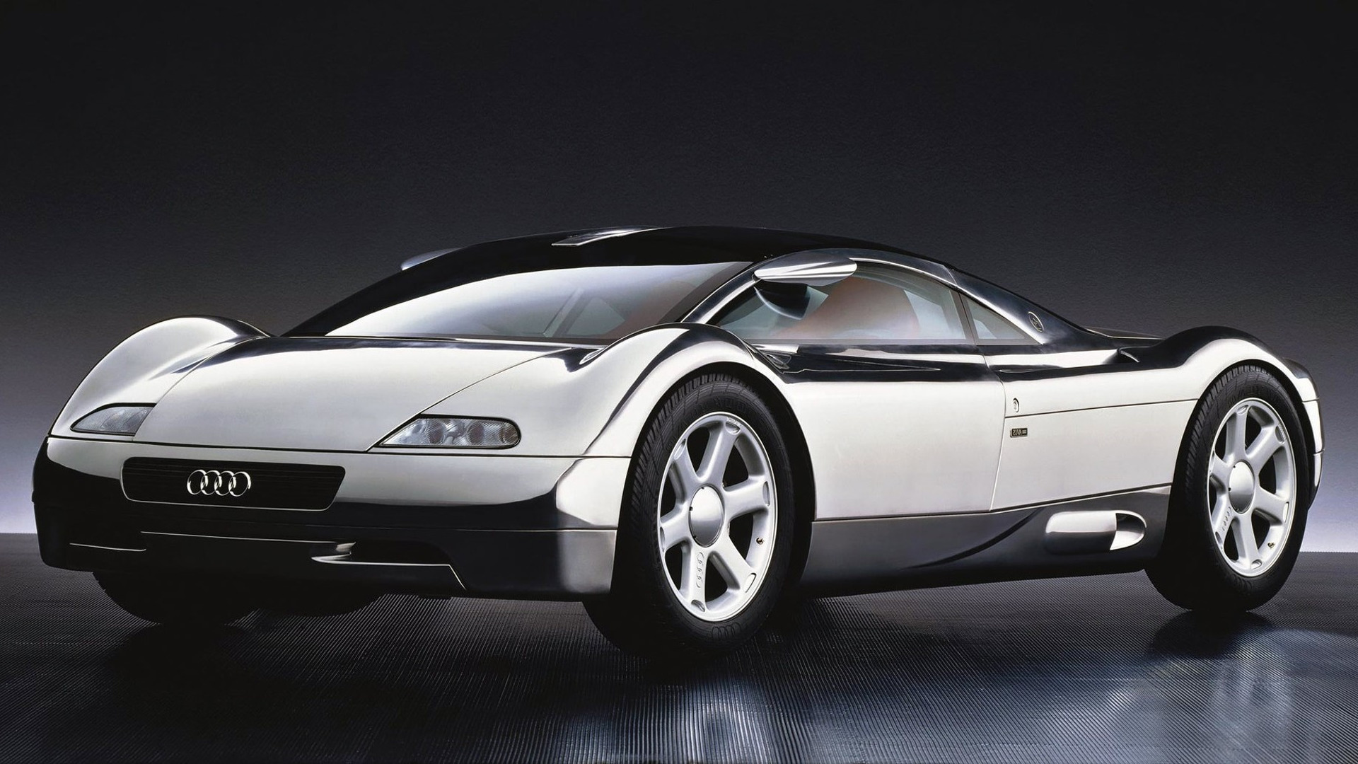 The Audi Avus concept and its unpainted aluminium body.