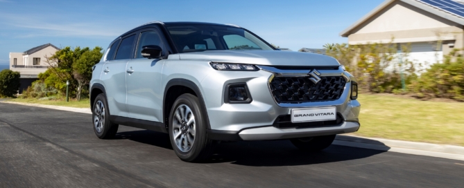 Suzuki Grand Vitara front three quarter.