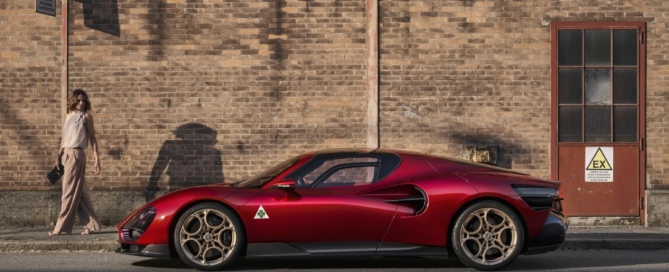 Alfa Romeo 33 Stradale profile