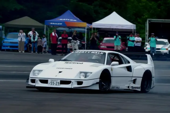 Watch The Liberty Walk F40 Drifting [video]