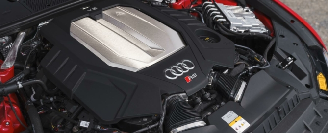 RS6 Avant and RS7 Performance engine