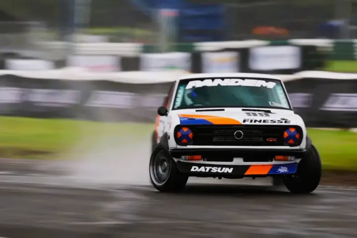 Drifting Datsun GX Is Retro Goodness [video]