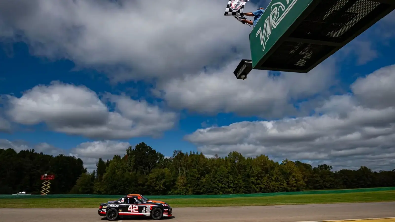 Spec Miata Race Ended In A Dead Heat [w/video]