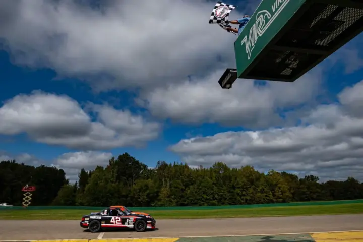 Spec Miata Race Ended In A Dead Heat [w/video]