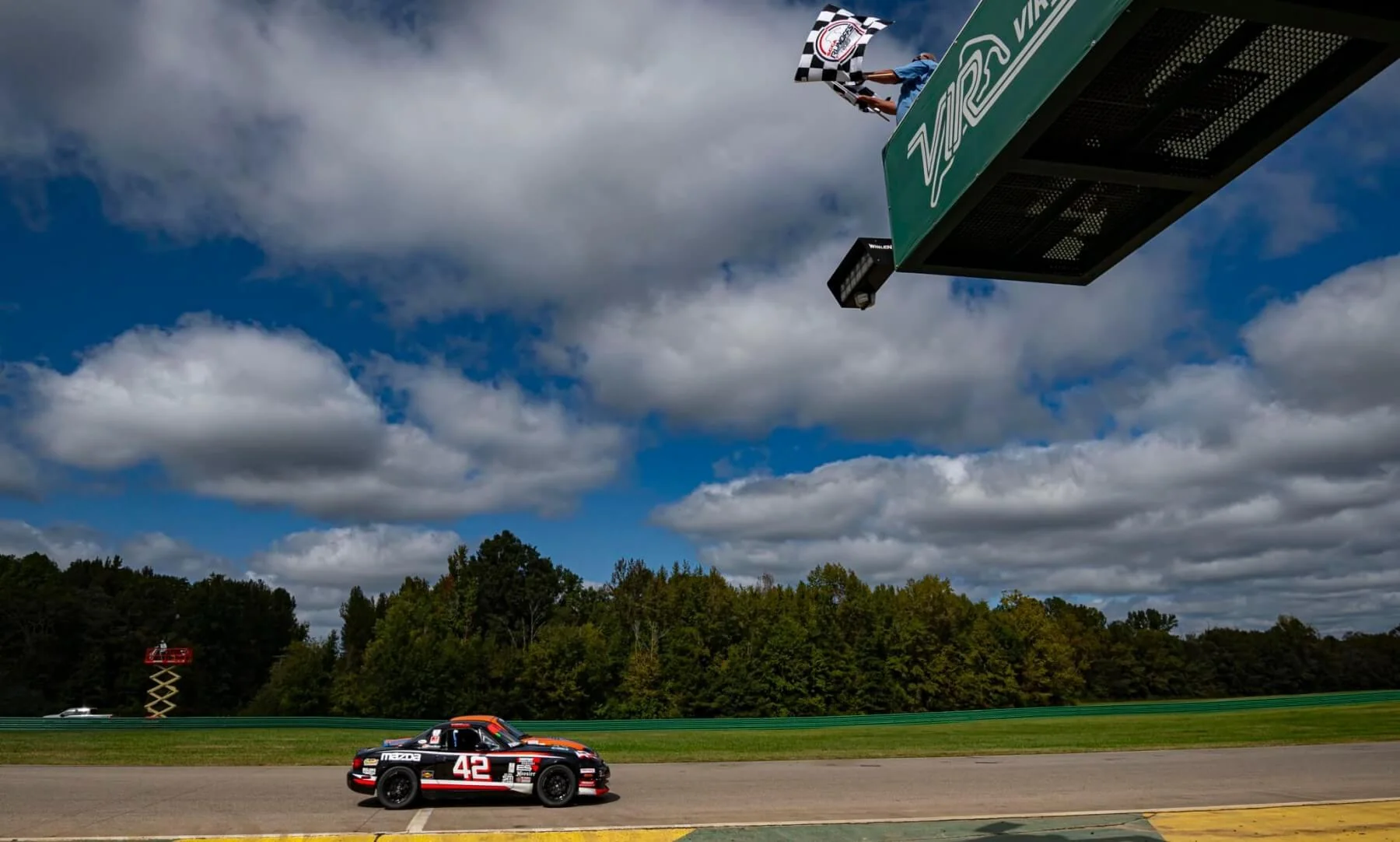 Spec Miata Race Ended In A Dead Heat