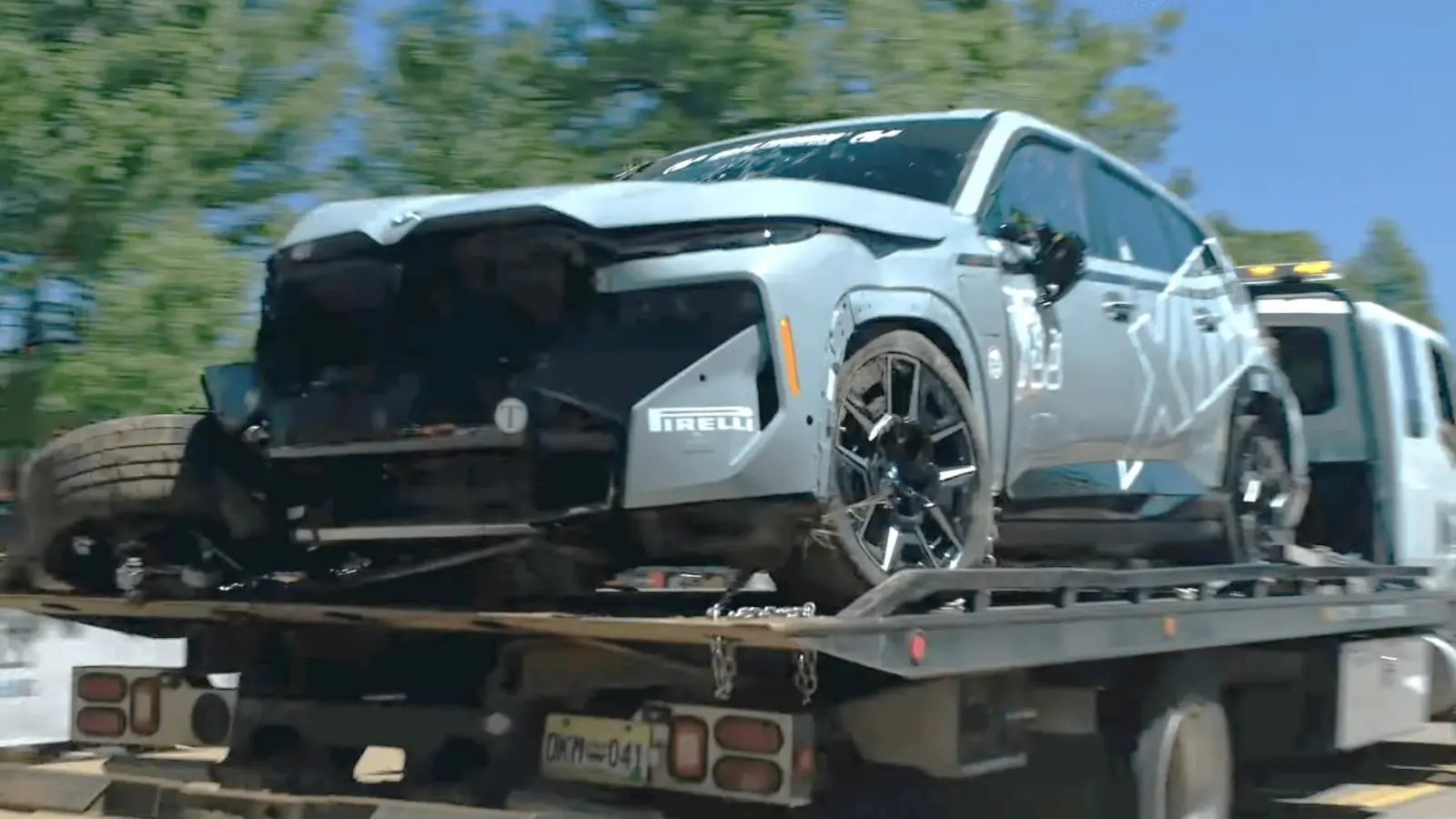 Watch BMW XM Crash At Pikes Peak [video]
