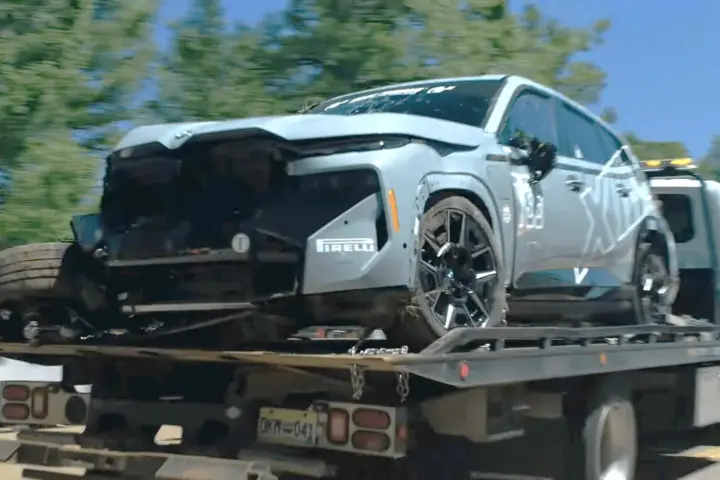 Watch BMW XM Crash At Pikes Peak [video]