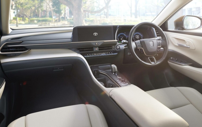 Toyota Crown Crossover interior