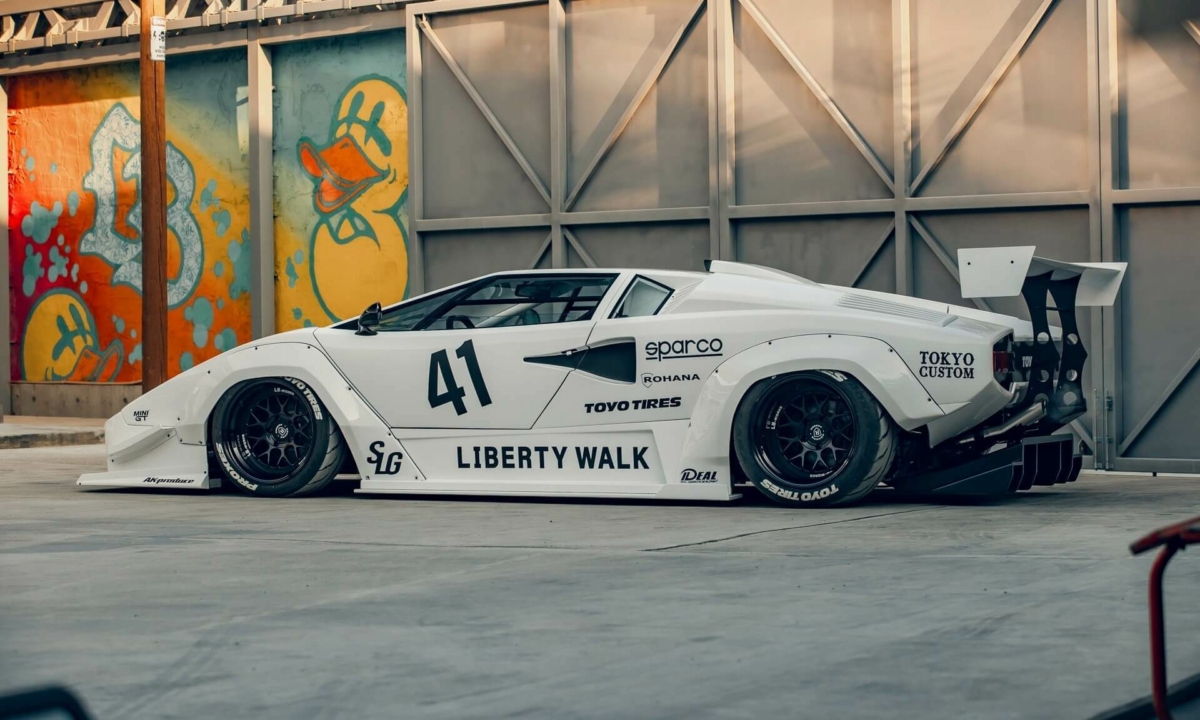 Liberty Walk Lamborghini Countach Debuts in Japan - Double Apex