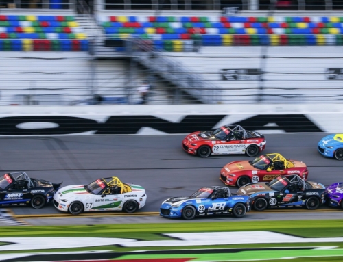 11-Car Battle for MX-5 Cup Win [video]