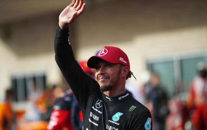 Hamilton Signs With Ferrari F1