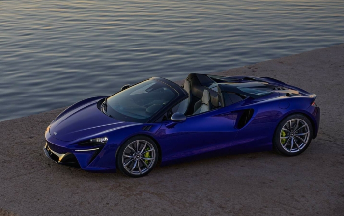 McLaren Artura Spider