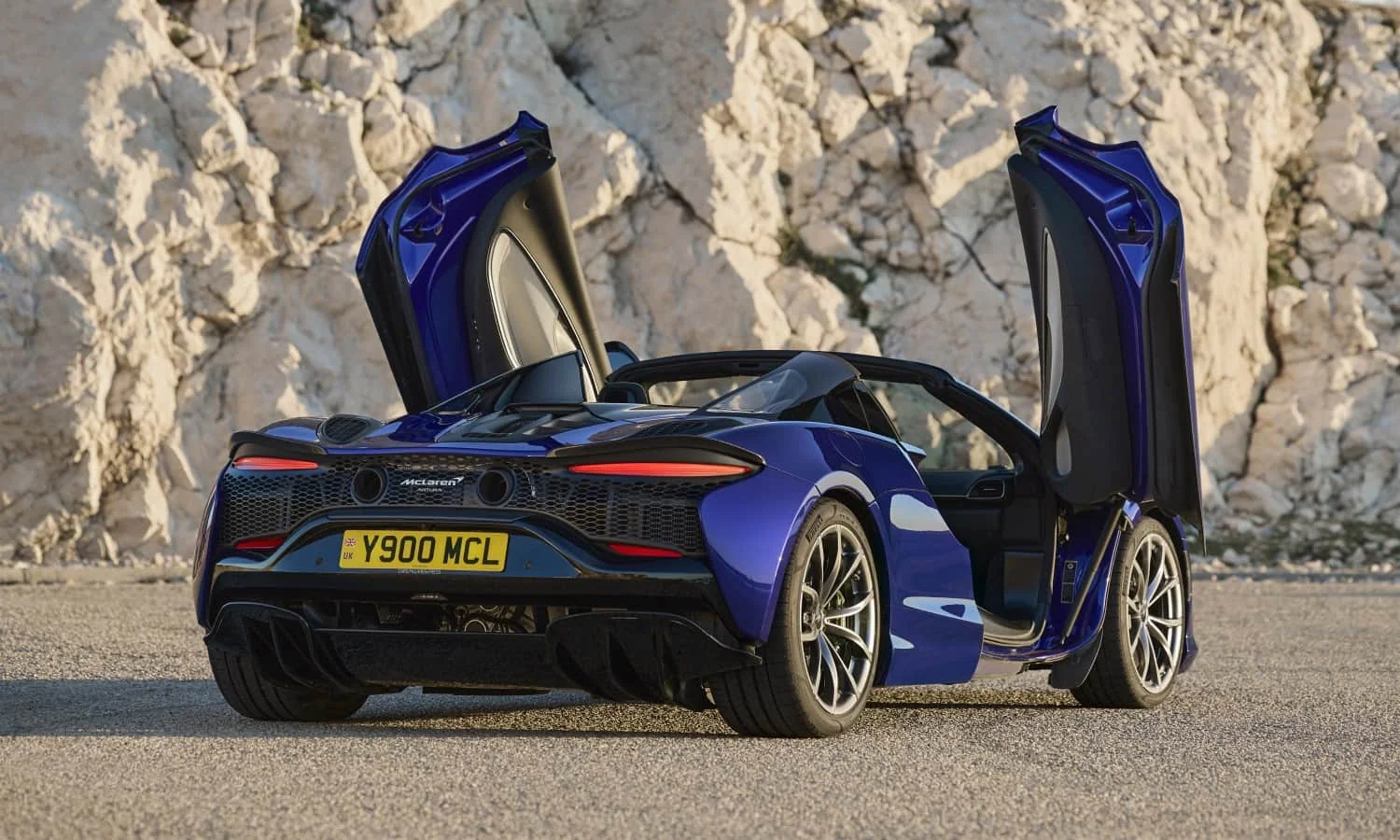 McLaren Artura Spider Unveiled – Double Apex