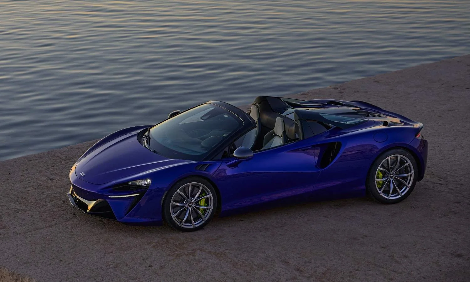 McLaren Artura Spider Unveiled – Double Apex