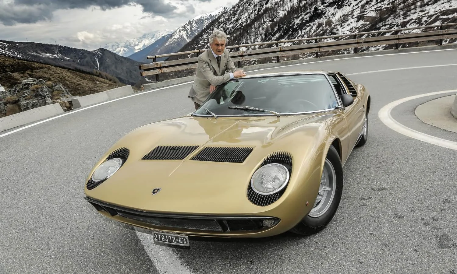 Marcello Gandini with the Lamborghini Miura