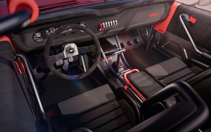 STL-1 Safari Mustang interior