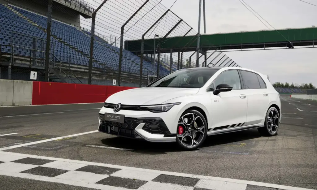 New VW Golf GTI Clubsport Breaks Cover At Nurburgring 24