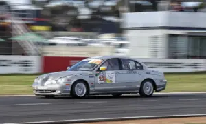 Double Apex Makes Endurance Racing Debut [w/video]