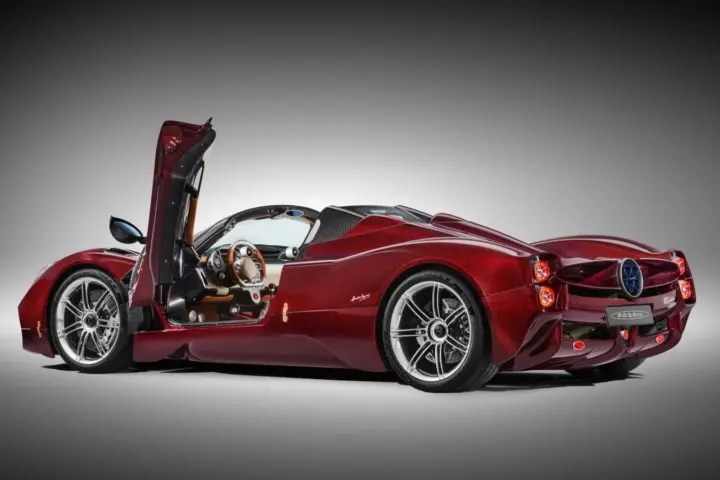 Pagani Utopia Roadster Drops its Top For Summer