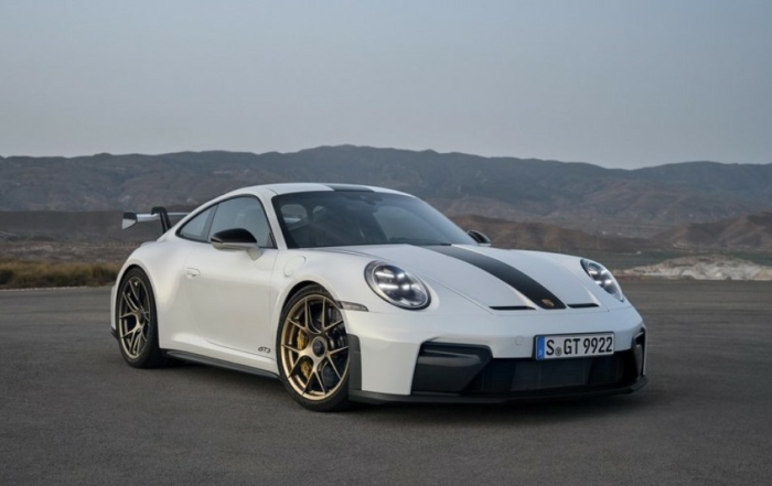 Revised Porsche 911 GT3 front