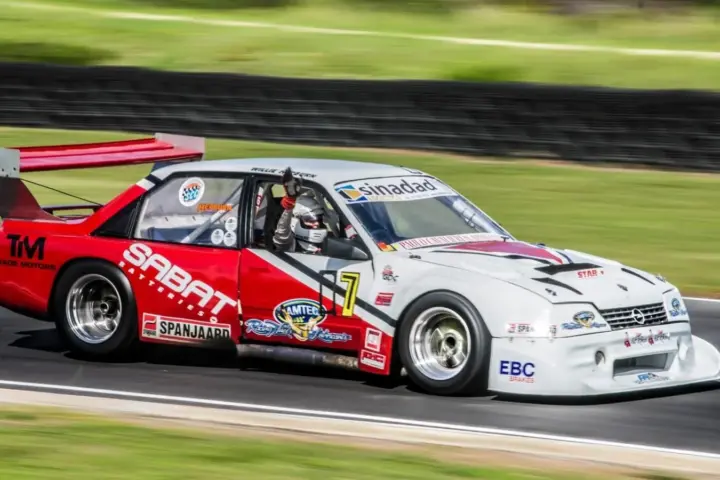 South African Racing Legend Willie Hepburn Passes Away