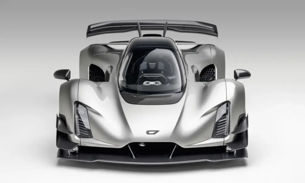 Taking Centre Stage – Supercars with a Central Driving Position