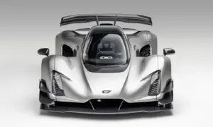 Taking Centre Stage – Supercars with a Central Driving Position